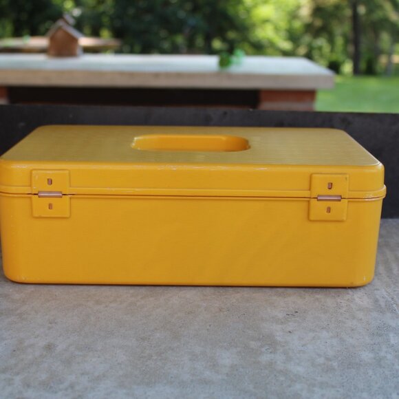 Vintage Wil-Hold Sewing Box โ Mustard Yellow โ Retro Craft Organizer - Picture 8 of 13